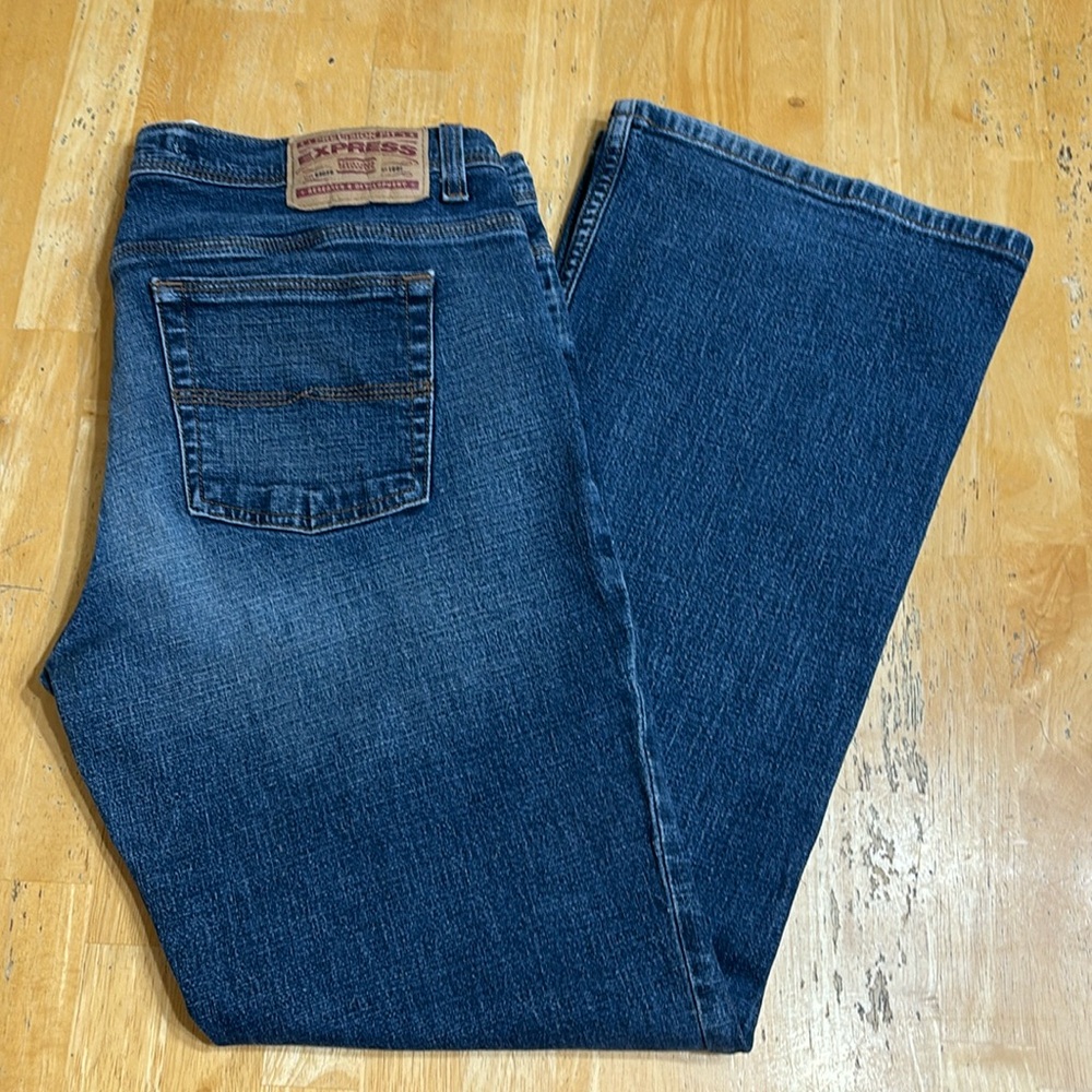 Express Sarina Fit Boot Cut Jeans 14 Short